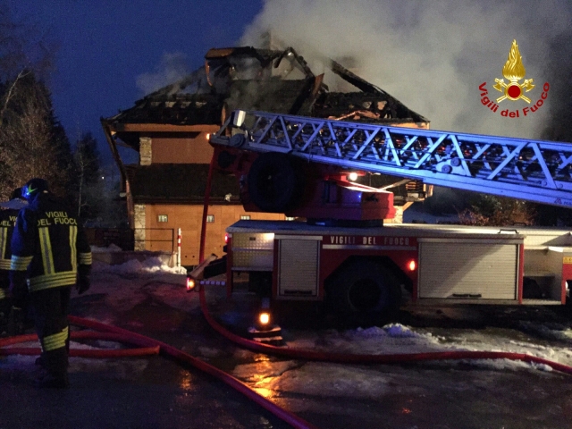 Un'immagine dell'incendio