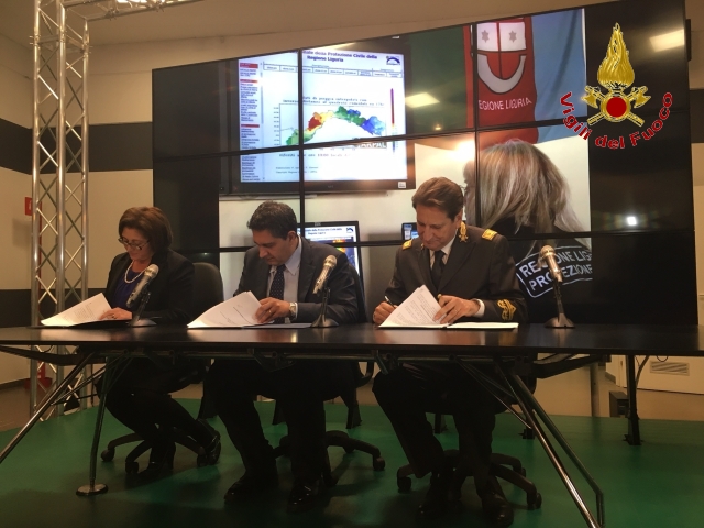 La firma dell'accordo