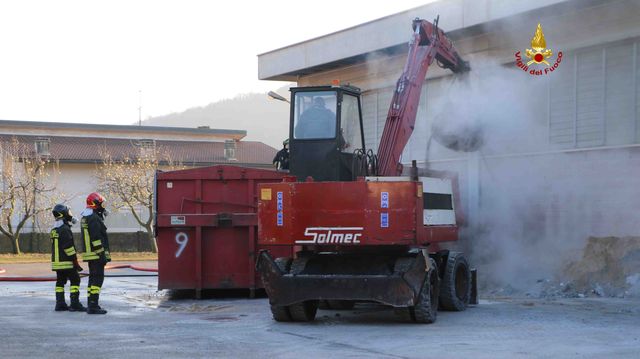 Vicenza, i Vigili del Fuoco intervengono per reazione chimica