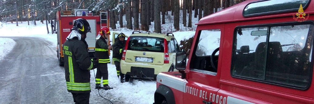 Cosenza, forte nevicata si abbatte sulla provincia
