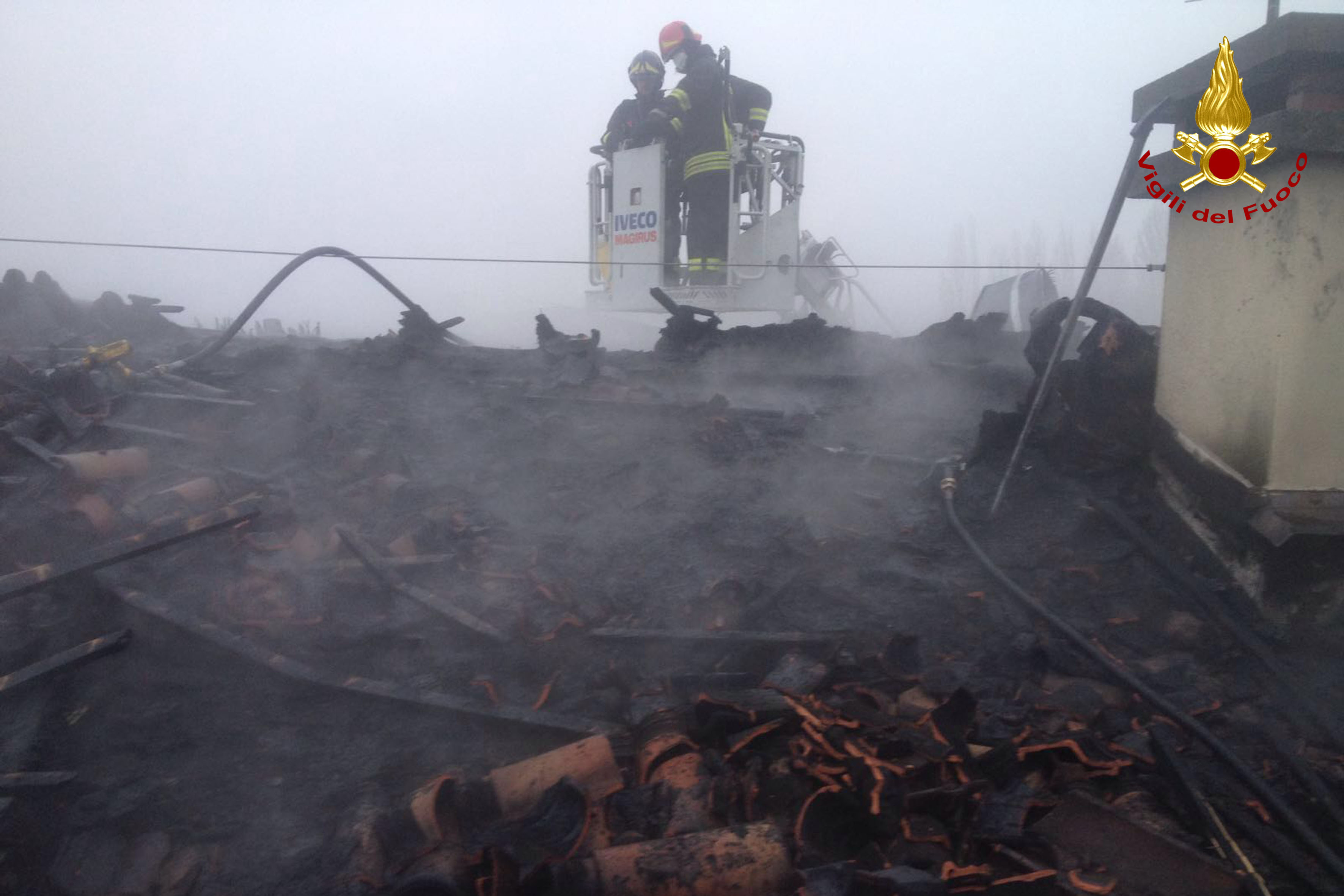 Padova, in fiamme tetto ventilato ed impianto fotovoltaico in un'abitazione a Piazzola sul Brenta