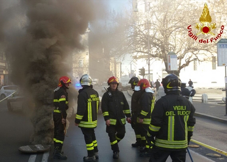 Roma, incendio a Corso Vittorio Emanuele II