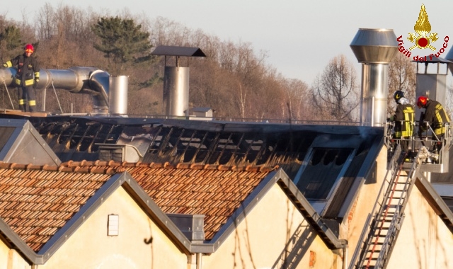 Biella, incendio lanificio