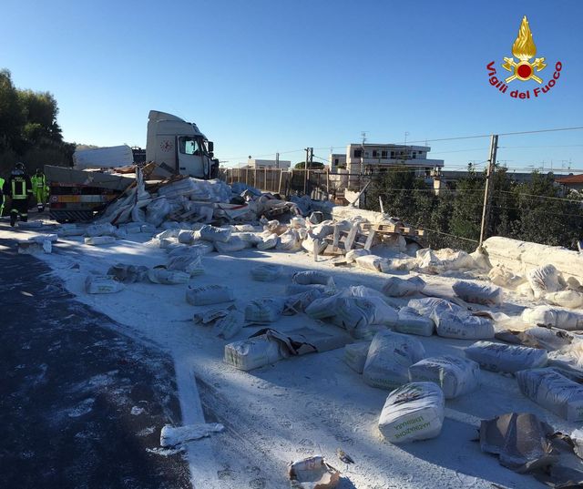 Cosenza, incidente stradale nel comune di Belvedere Marittimo