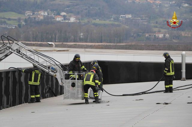 Vicenza, incendio tetto a Trissino