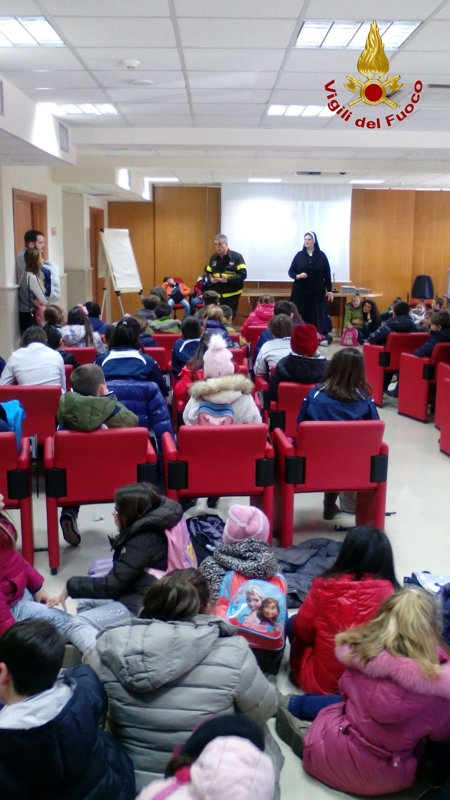 Caserta, 130 bambini della scuola primaria in visita al comando