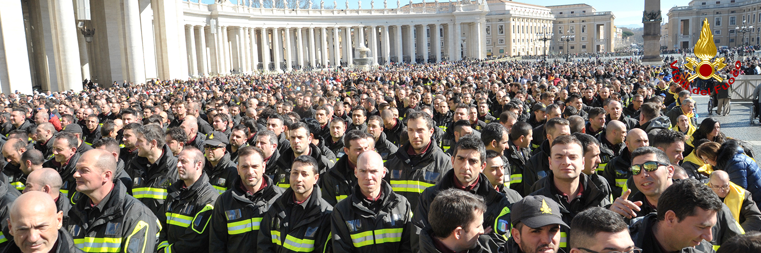 I vigili del fuoco all'udienza del Papa in piazza San Pietro