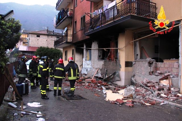 Avellino, esplosione in un appartamento