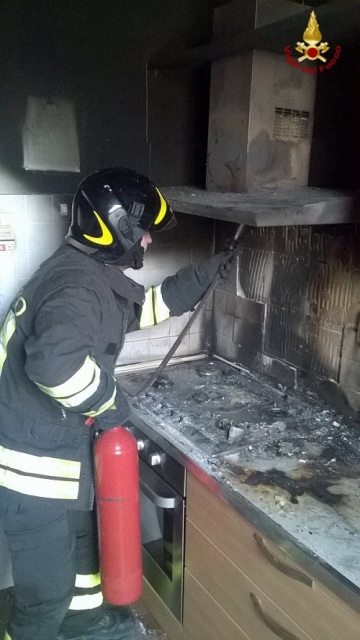 Pistoia, incendio cucina