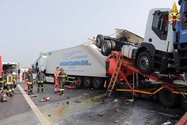 Milano, incidente stradale in tangenziale