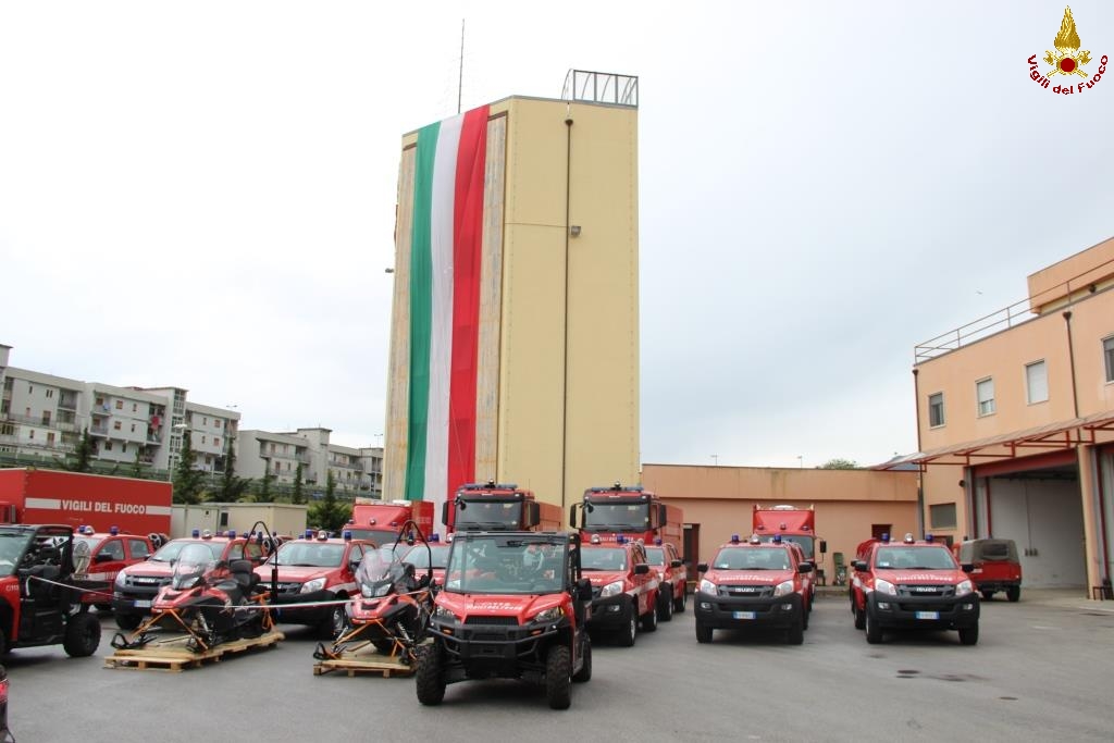 Salerno, cerimonia di consegna automezzi