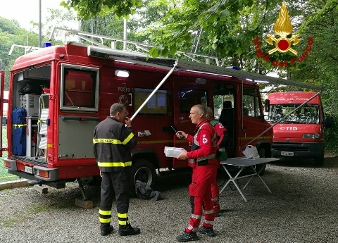 Prato, esercitazione con la Croce rossa