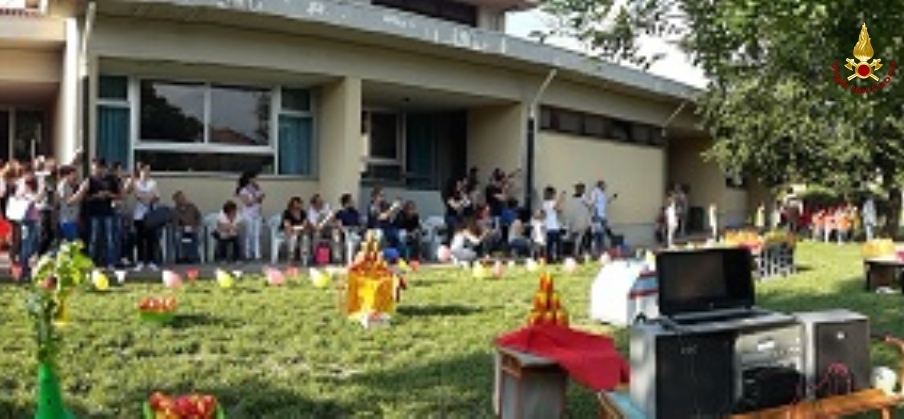 Pistoia, i vigili del fuoco ospiti della scuola materna di Agliana