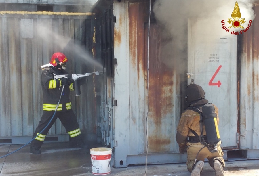 Personale di Biella testa la tecnologia water mist a Trento