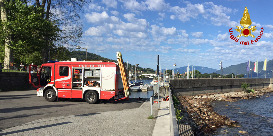 L'autopompa con cui sono intervenuti i vigili del fuoco