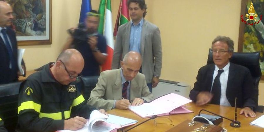 Stipulata la convenzione per la campagna antincendi boschiva 2016 con la Regione Abruzzo