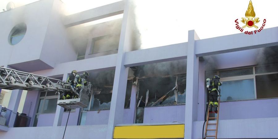 Ancona, incendio in un ristorante