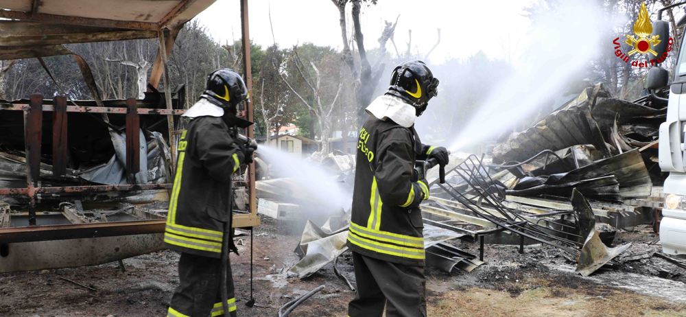 Venezia, incendio in un campeggio a Caorle