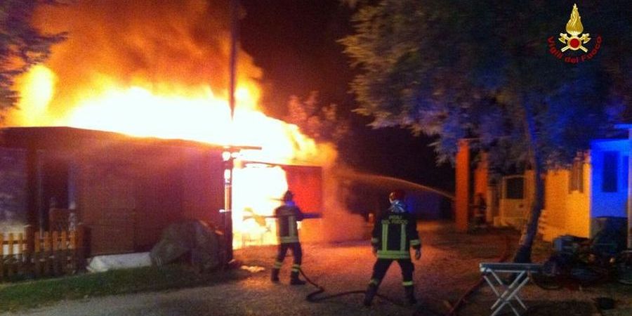 Venezia, incendio in un campeggio a Jesolo Lido