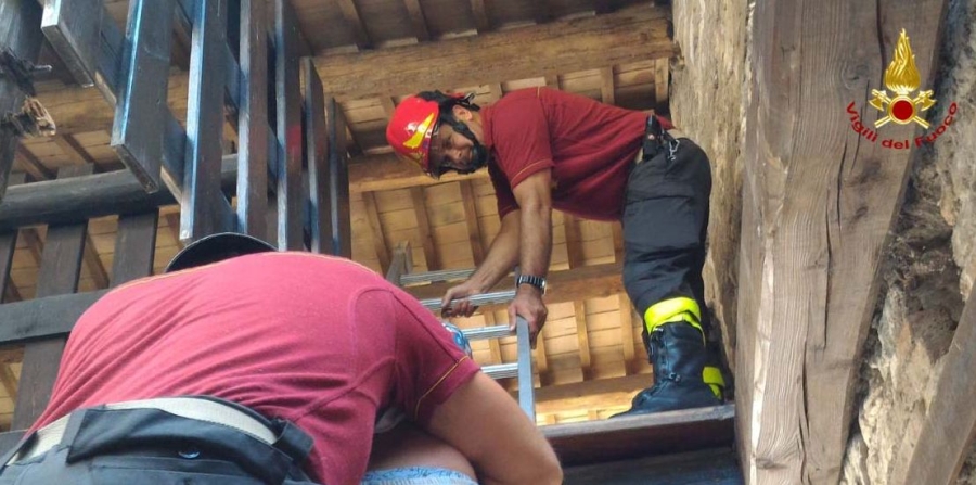 Padova, portata in salvo comitiva di bambini rimasti isolati su di un soppalco