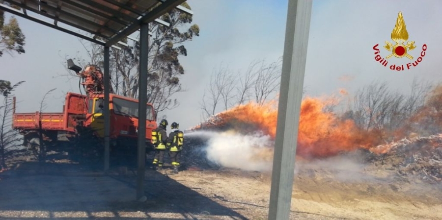 Crotone, emergenza incendi boschivi