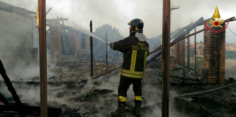 Roma, incendio in un ristorante nel comune di Ciampino