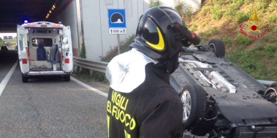 Varese, incidente stradale sulla superstrada "SS.336" nel comune di Cardano al Campo