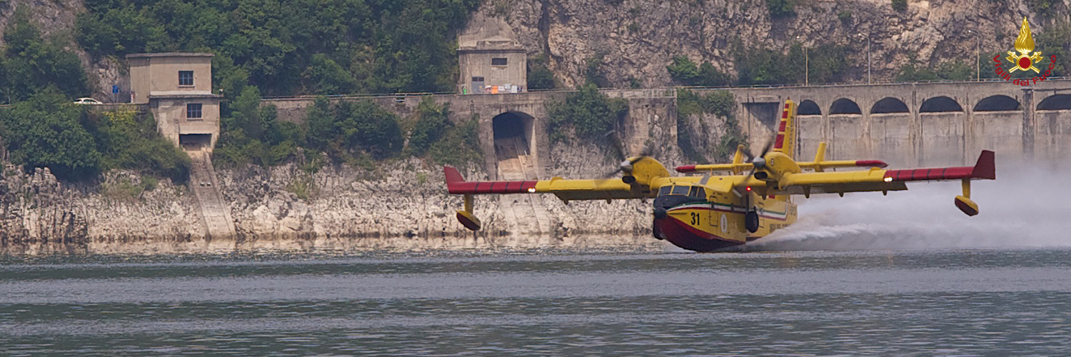 Potezione Civile: canadair italiano in Corsica