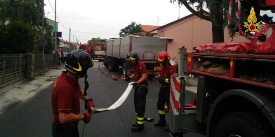 Forlì-Cesena, intervento per dissesto statico causato da un mezzo agricolo