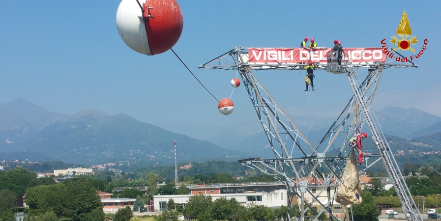 Biella, esercitazione per "Scarico linea elettrica alta tensione"