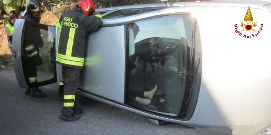 Reggio Calabria, incidente stradale nel comune di Siderno