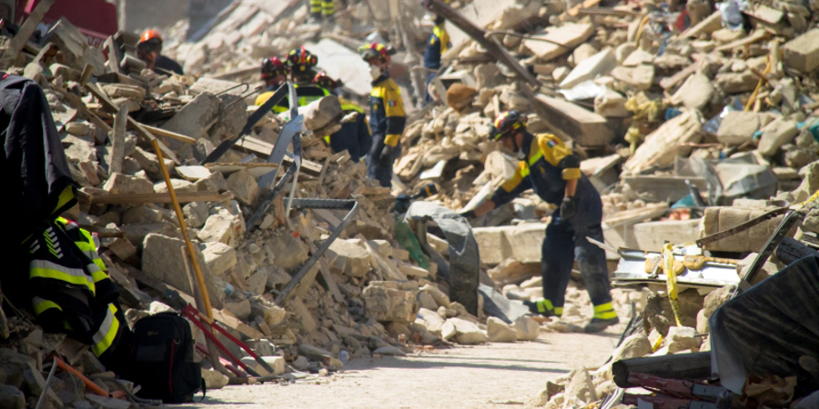 Squadre USAR VVF al lavoro nelle zone colpite dal sisma.