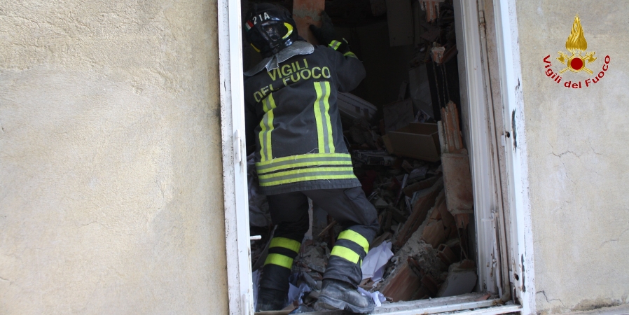 Roma, crollano i soloi all'interno di un palazzo nel comune di Frascati