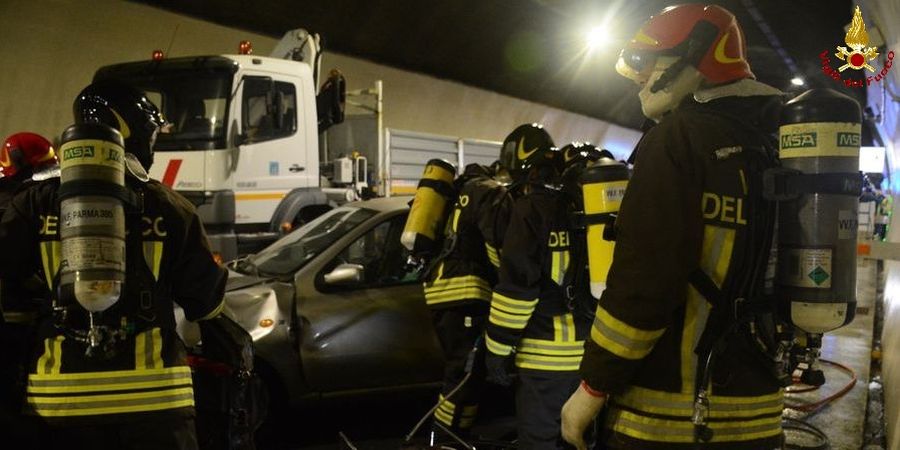 Parma, esercitazione in galleria autostradale