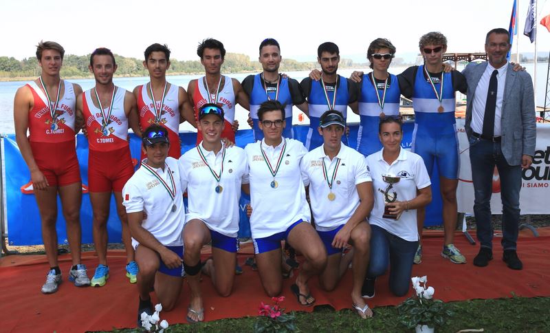 podio del quattro senza senior