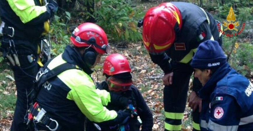 La Spezia, soccorsa una signora rimasta ferita nei boschi di Varese Ligure