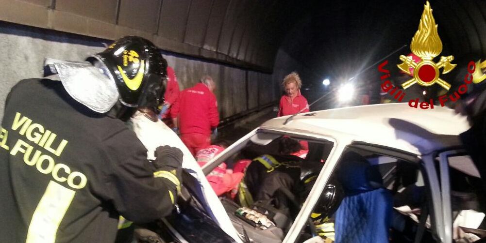 La Spezia, incidente stradale nella galleria Biassa