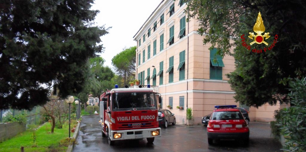 Genova, incendio all'interno della residenza per anziani "Opera Giosué Signori"
