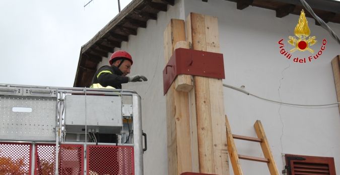 Ascoli Piceno, opere provvisionali con puntellamento abitazioni a Pretare
