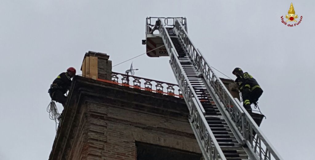 Ancona, messa in sicurezza e cerchiaggio della Torre civica a S. Maria Nuova