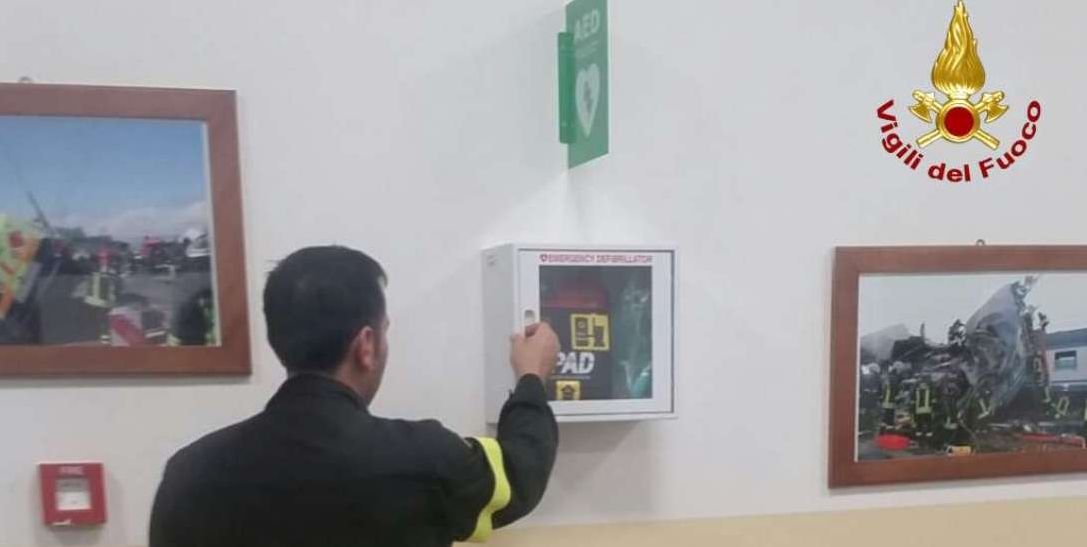 Calabria, un defibrillatore in ogni sede di servizio