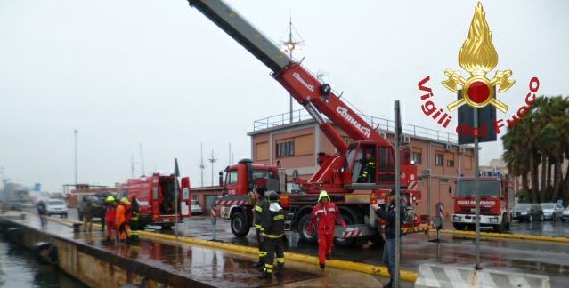 Cagliari, salvata una donna finita in mare con la propria autovettura