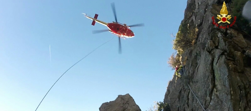 Genova, soccorso un alpinista a Cogoleto