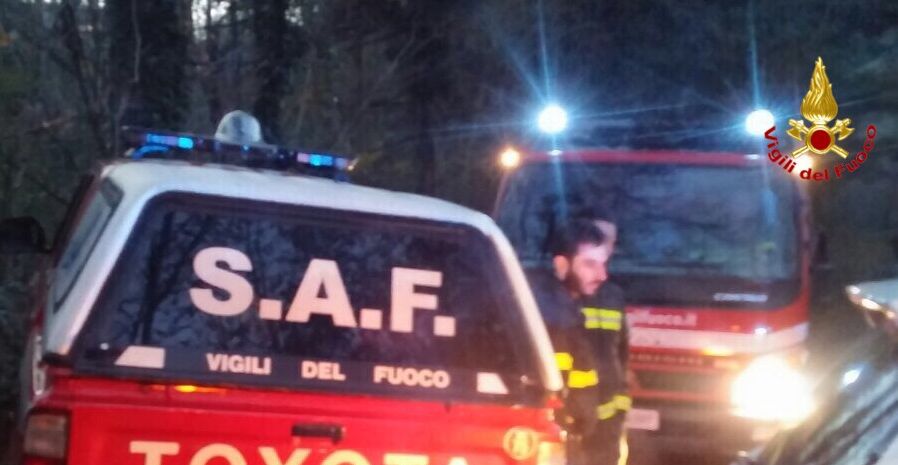 Varese, soccorso un motociclista con diverse lesioni dopo una caduta