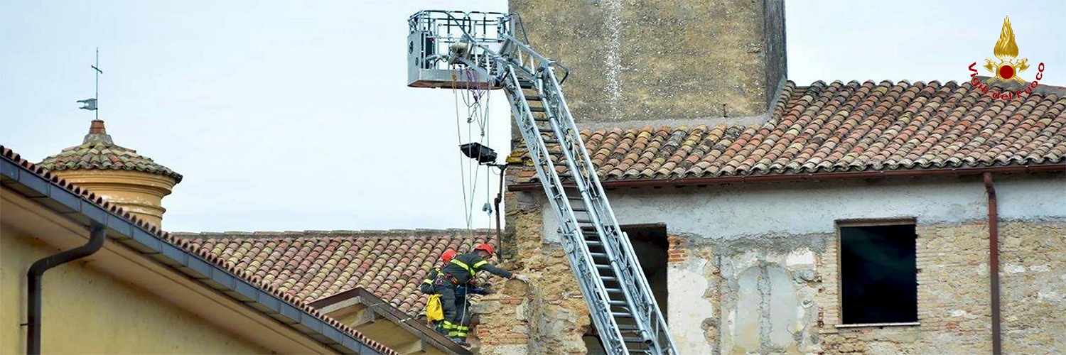 Rieti, smontaggio controllato di una porzione in muratura dell'ex casa parrocchiale