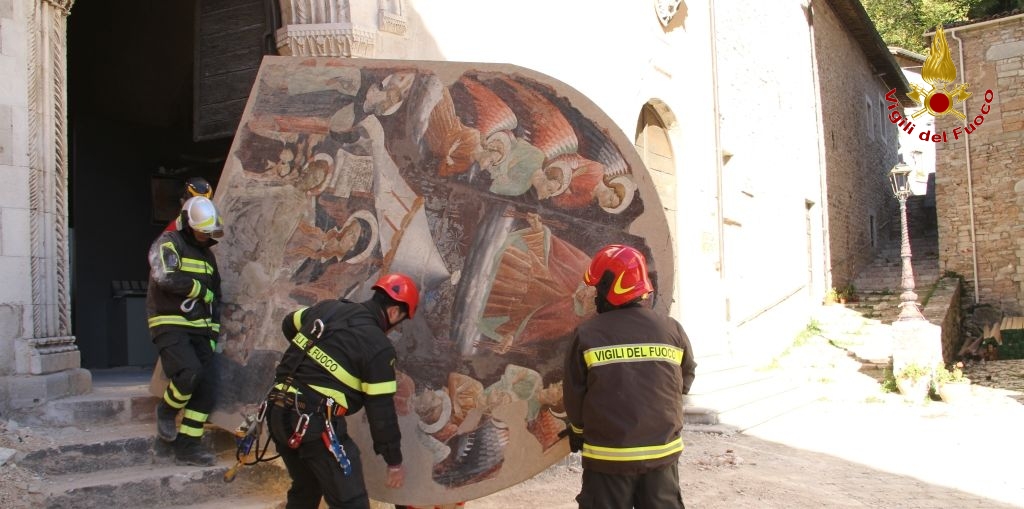 Macerata, recupero tele e affreschi dal Museo Civico di Visso