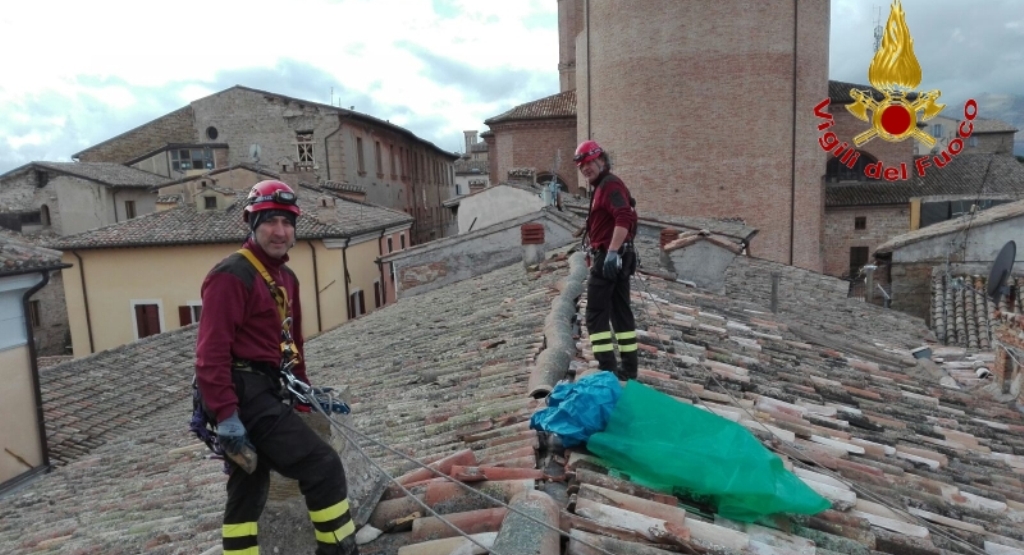 Macerata, recupero beni e messa in sicurezza di alcuni tetti a Camerino e Matelica