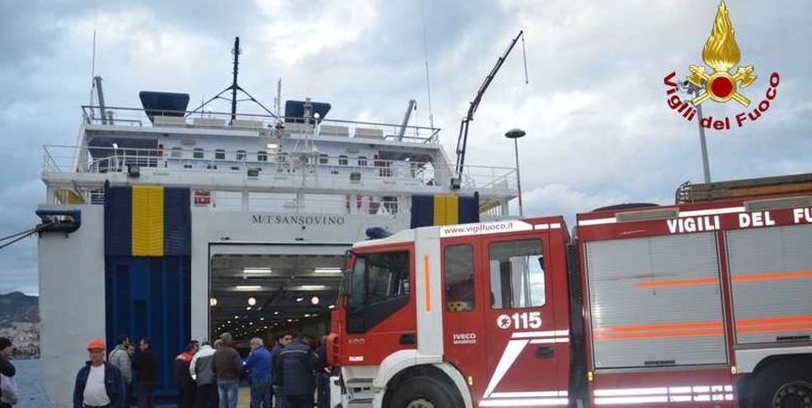 Messina, incidente su una nave