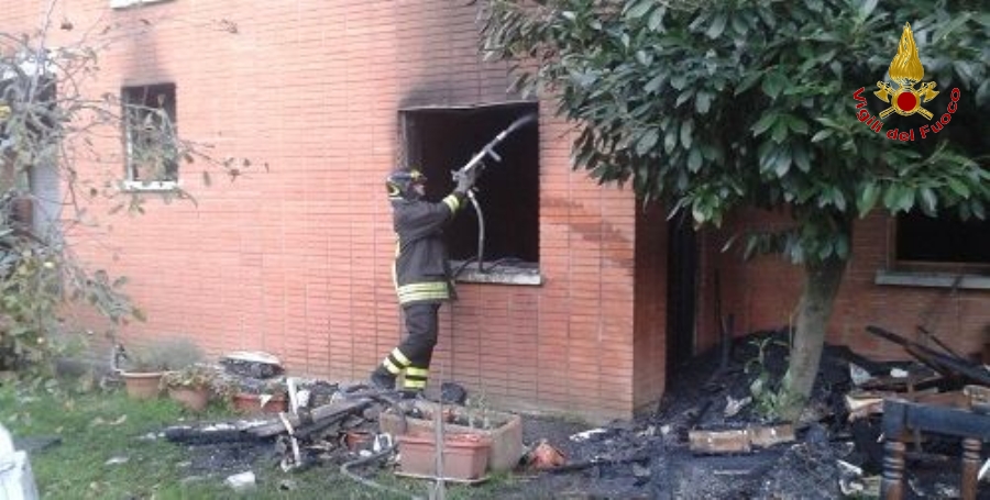 Pistoia, incendio in un appartamento nel comune di Massa e Cozzile
