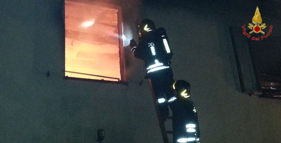 Perugia, incendio in abitazione